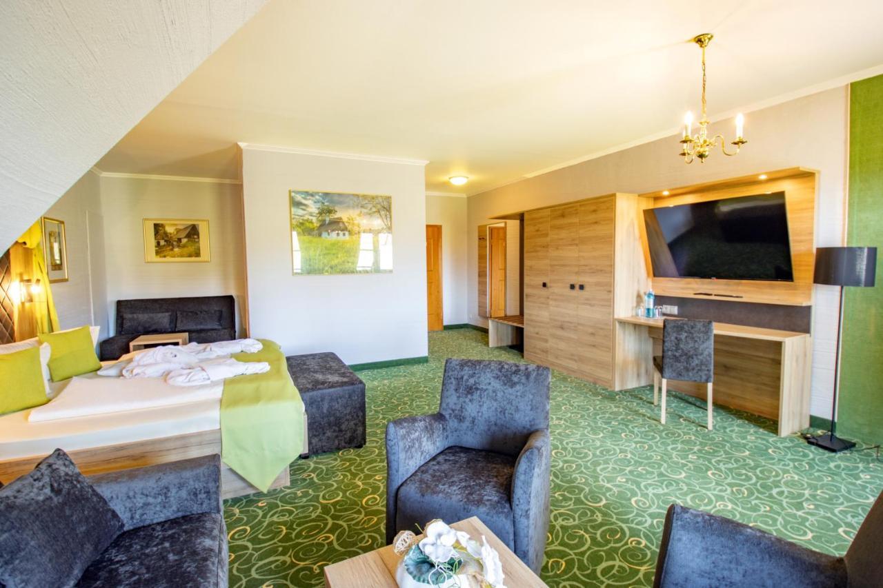 Panorama Berghotel Wettiner Hoehe 자이펜 외부 사진