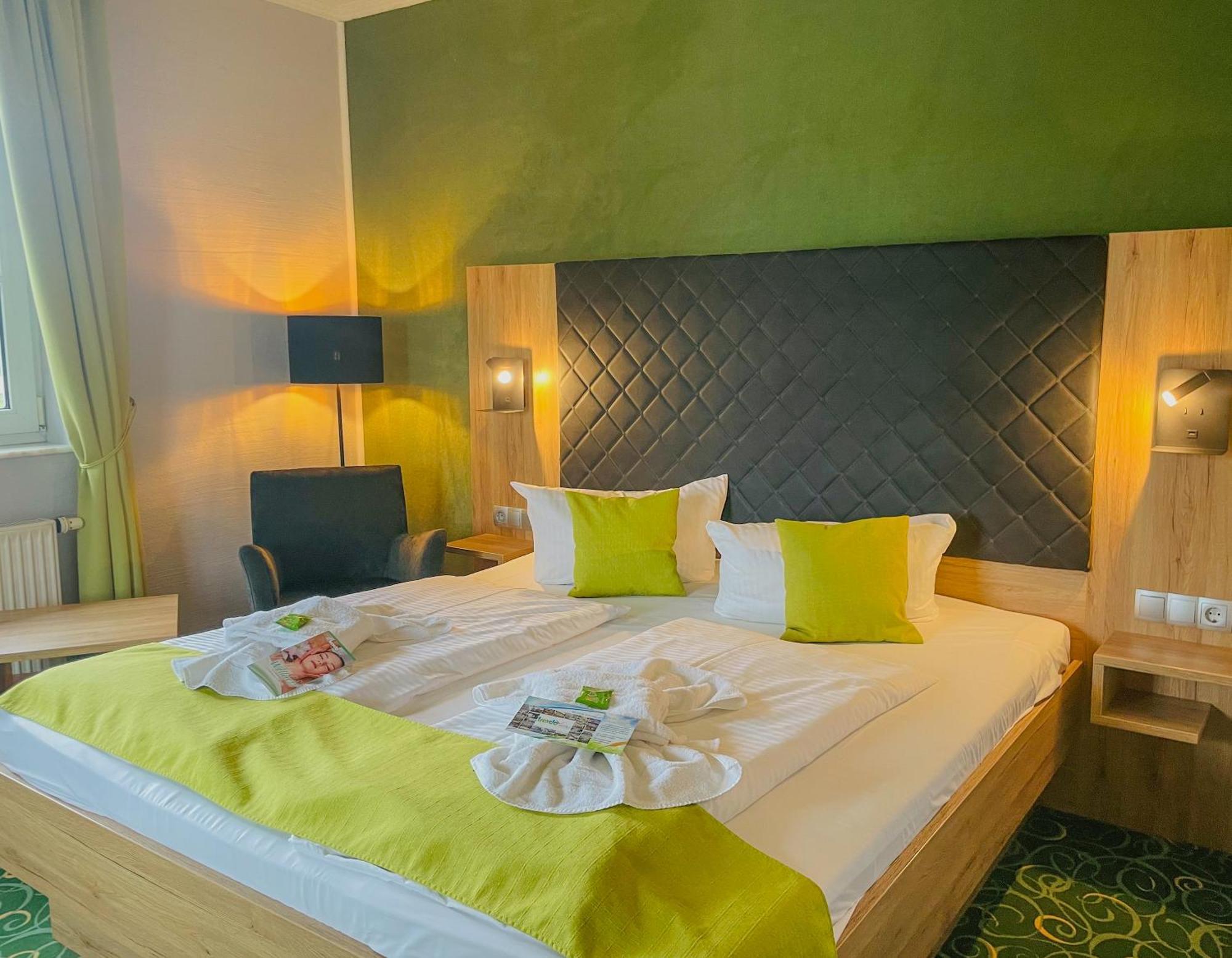 Panorama Berghotel Wettiner Hoehe 자이펜 외부 사진
